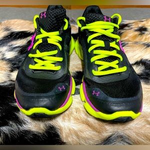 Under Armor 7.5 tennis shoes